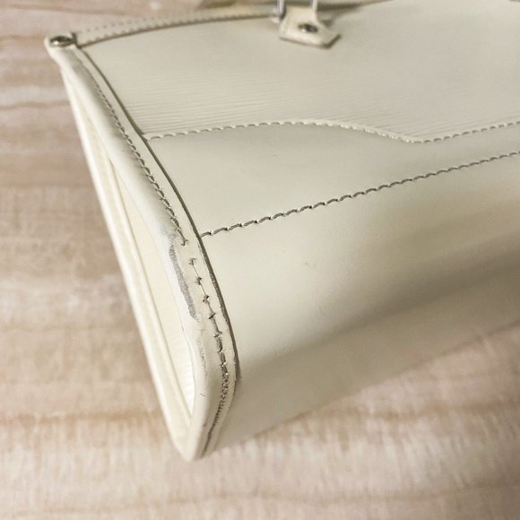 Louis Vuitton Epi Leather Madeleine Pm Ivory Beige - Picture 7 of 16